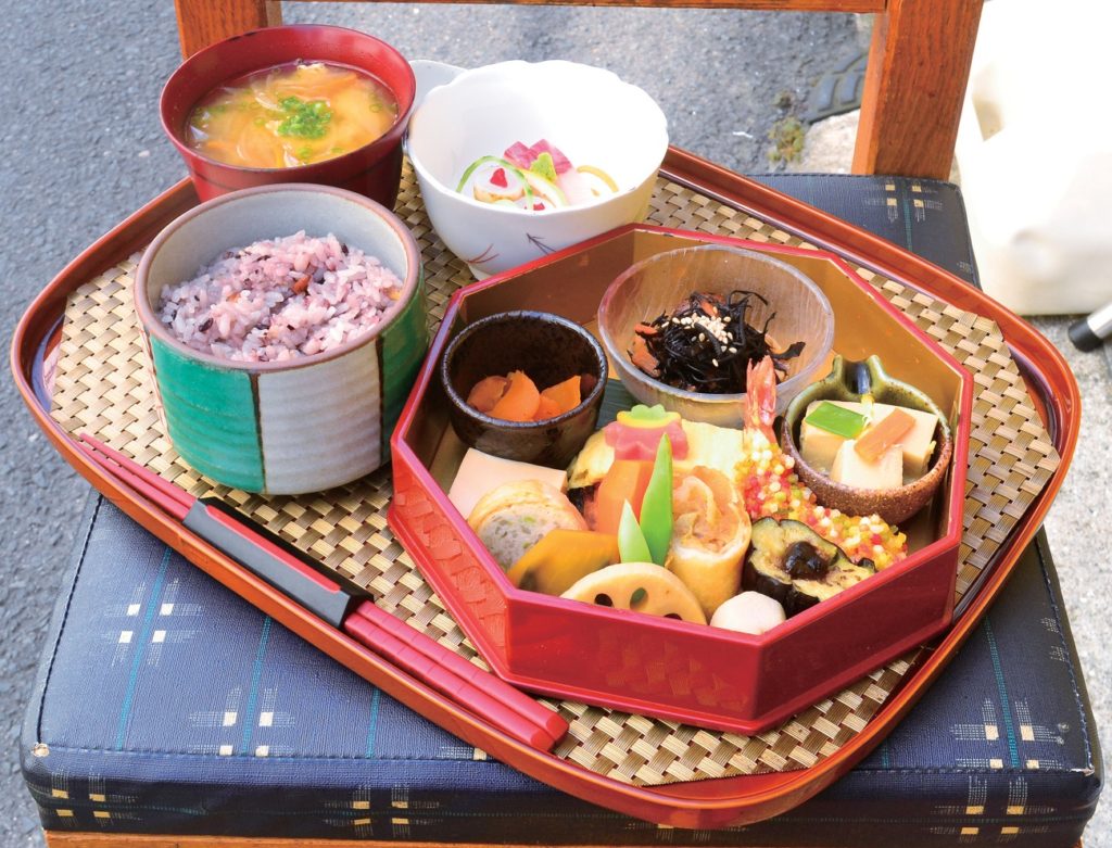 水・木曜のみ１２食限定！まるで宝箱のようなお弁当ランチ