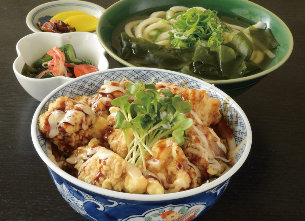 丼ものとうどんがセットで楽しめるうどん屋さん！