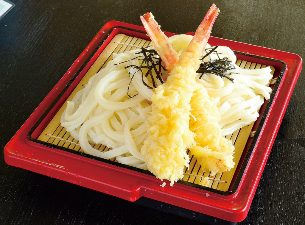 車海老の 天ぷらはその大きさと甘みに１度食べるとヤミツキ！