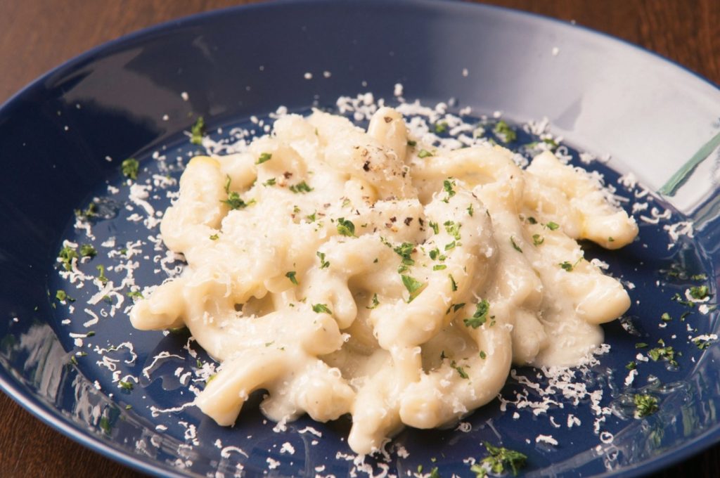 『ｐａｓｔａ　ｆｒｅｓｃａ　Ｏｔｔｉ』モチモチ食感の自家製生パスタを生ハムで覆い尽くした魅惑の一皿