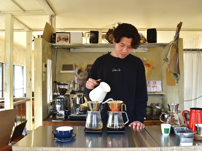 コーヒーを通して人と人、人とまちを繋ぐお店