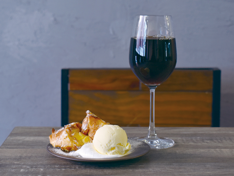 PAUSA NOTTE.のワインとフレンチトースト