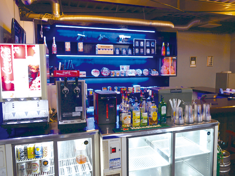 非日常感が味わえるカジノのようなポーカーバー