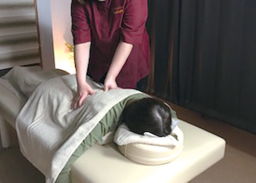 『リラクゼーションサロン Rakuna』仕事帰りに1日の疲れをリフレッシュ！