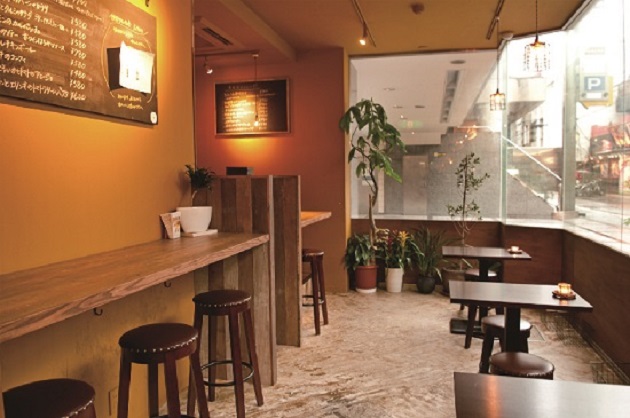 ワインが気軽に楽しめる空間