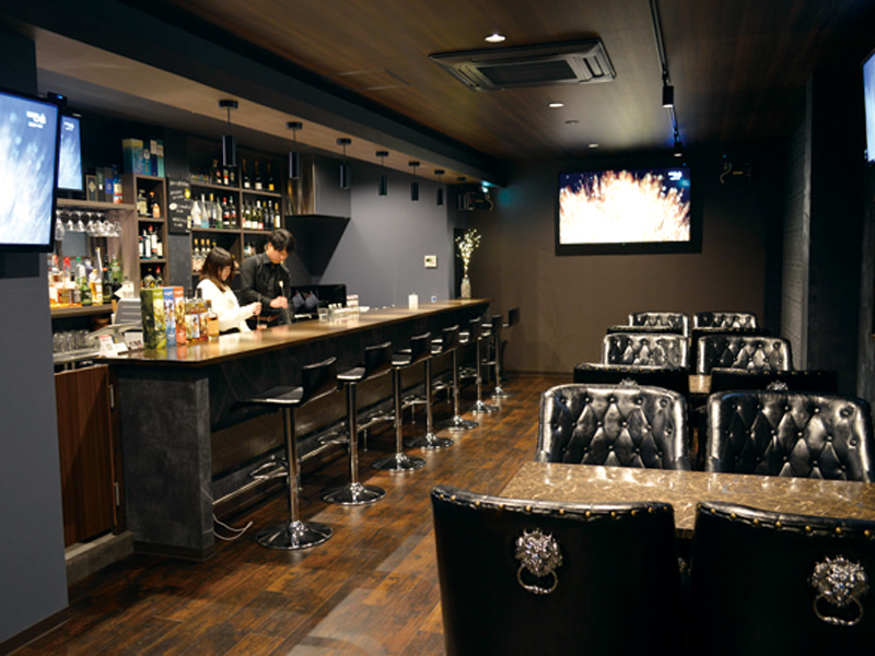 大人のためのカラオケバーが瓦町にOPEN