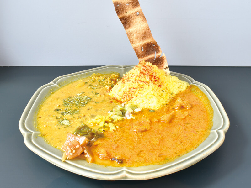 路地裏にひっそりと佇むカフェがOPEN！