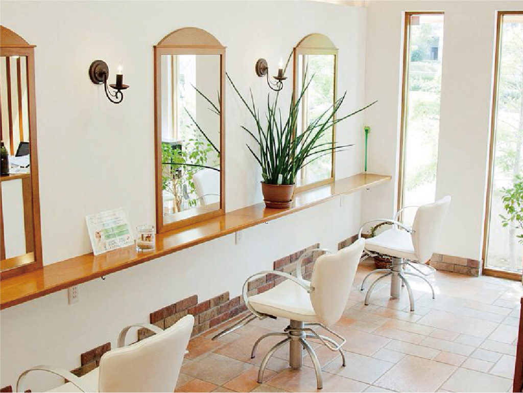 違いのわかるあなたへ本当の「美」を提案する『hair make Salut』