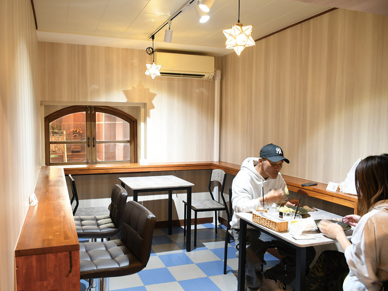 高松サンドウィッチストア2階