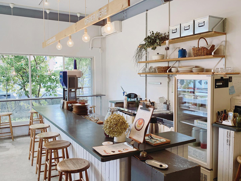 人気かき氷店が冬季限定で喫茶営業開始手作りのホットケーキとシロップが絶品！