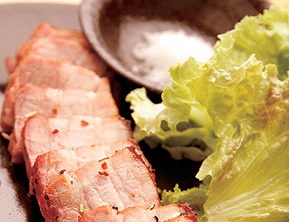 『四角家餃子本舗』バラエティに富んだ7つの味わい！絶品スープを閉じ込めた魅惑の四角餃子