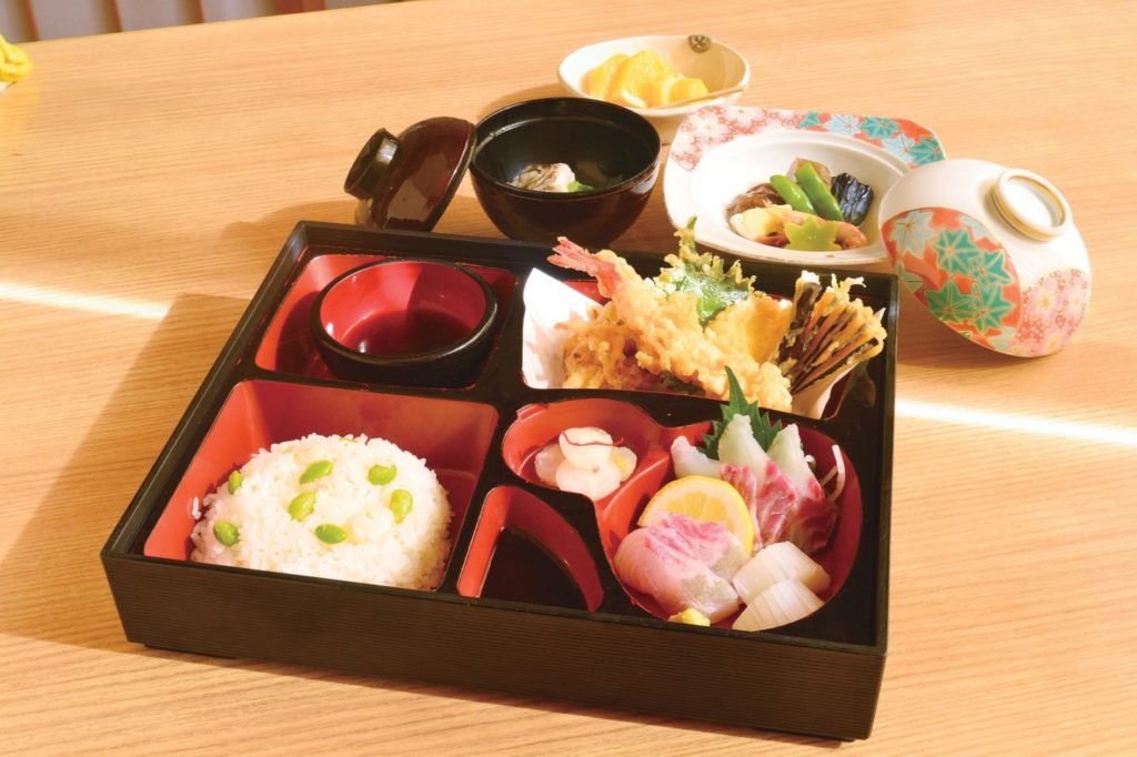 極上のランチタイムを演出する鮮度満点の海の幸に舌鼓