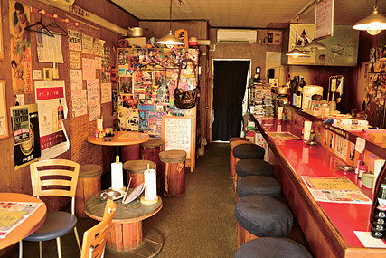 『スターぎょうざ』パリッ！ジュワッ！でビールをグビッ♪音楽好きたちに愛される王道餃子