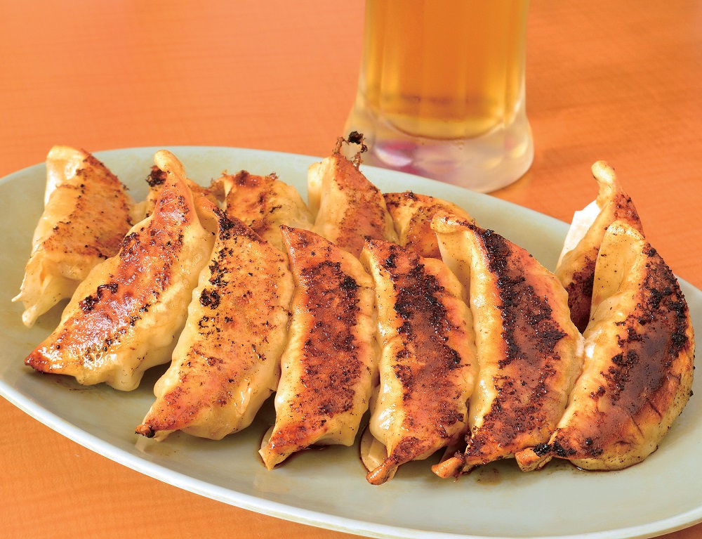 『スターぎょうざ』パリッ！ジュワッ！でビールをグビッ♪音楽好きたちに愛される王道餃子