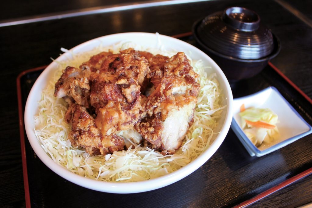 『田子作　おいしい広場店』驚愕のボリューム！唐揚げ好きにはたまらない