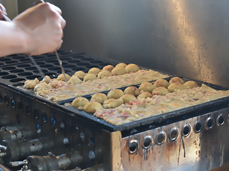 ことでん瓦町駅からスグの鉄板焼きのお店