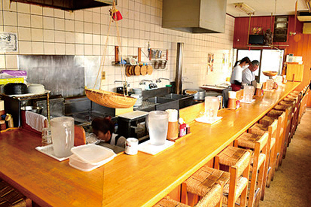 慶応２年創業の老舗・ヤマセ醤油を実家に持つ店主が営む人気店