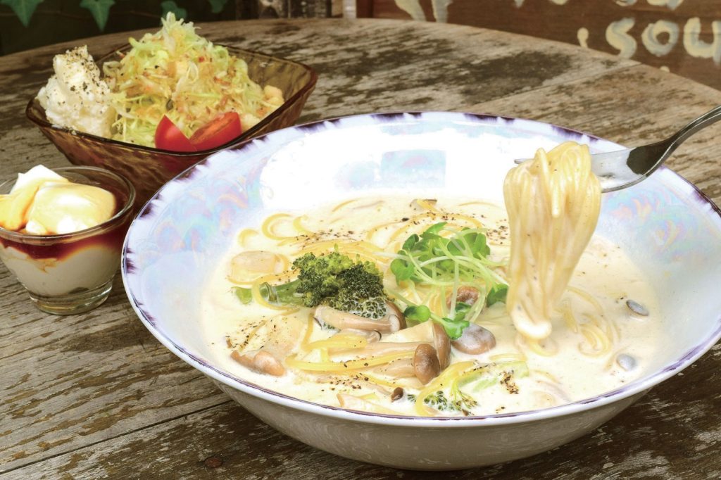 『Ｃａｆｅ　ｌａ　ｔａｕｐｅ　カフェラトープ』濃厚なホワイトソースベースのスープは心と体を温めてくれる優しい味