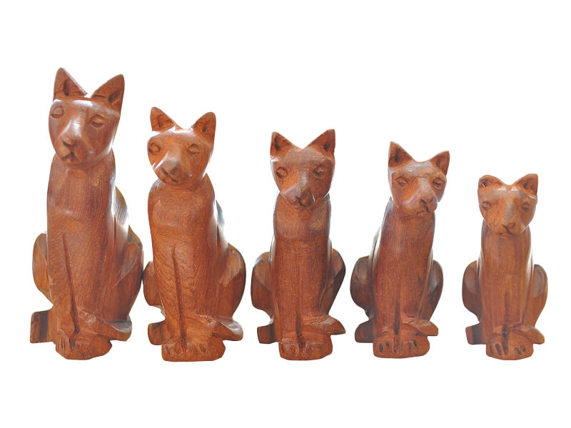 色鮮やかな雑貨が所狭しと並ぶ西アフリカ・セネガル専門の雑貨店