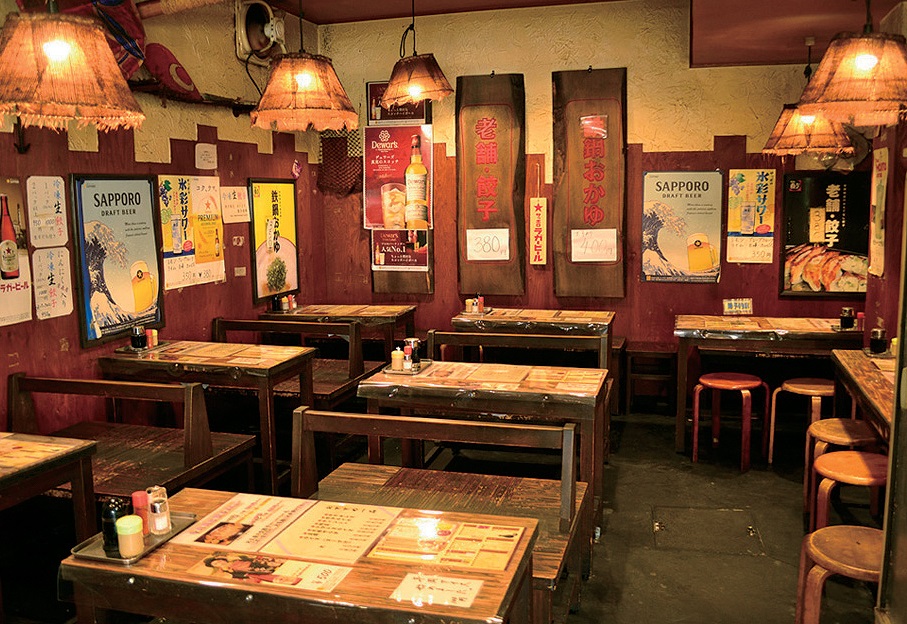 『せんもん 寺岡商店 丸亀本店』すだち果汁の爽やかさが美味しさを引き立てる香川から世界に羽ばたく餃子界のスター