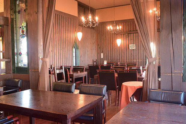 『カフェレストラン珈琲哲學』5種類の魚介をのせた贅沢パスタは「珈琲哲學」の特製ダシが決め手！