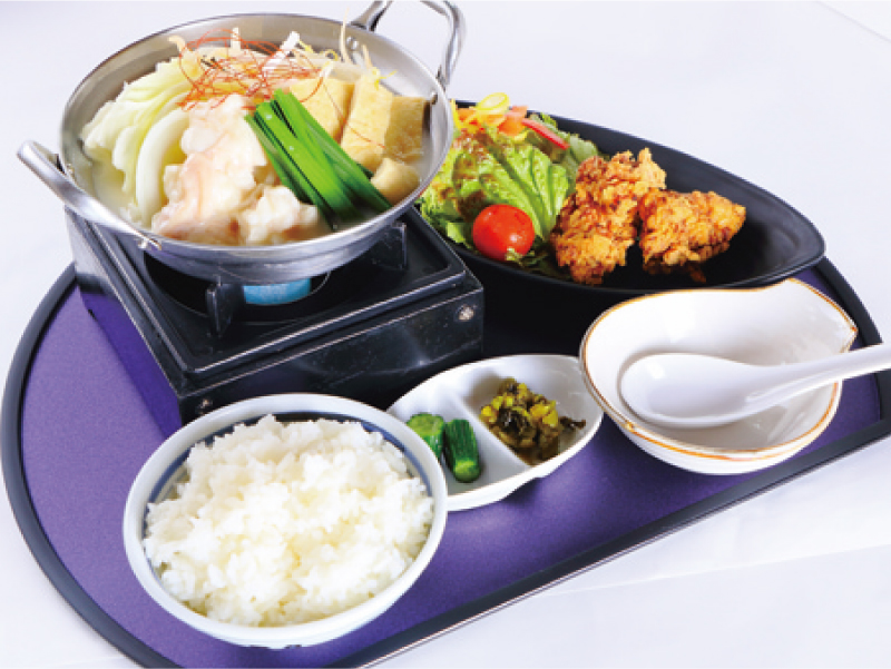 『京風もつ鍋と焼肉 てまへみそ』優しい甘さの京風もつ鍋と焼肉を楽しめるお店