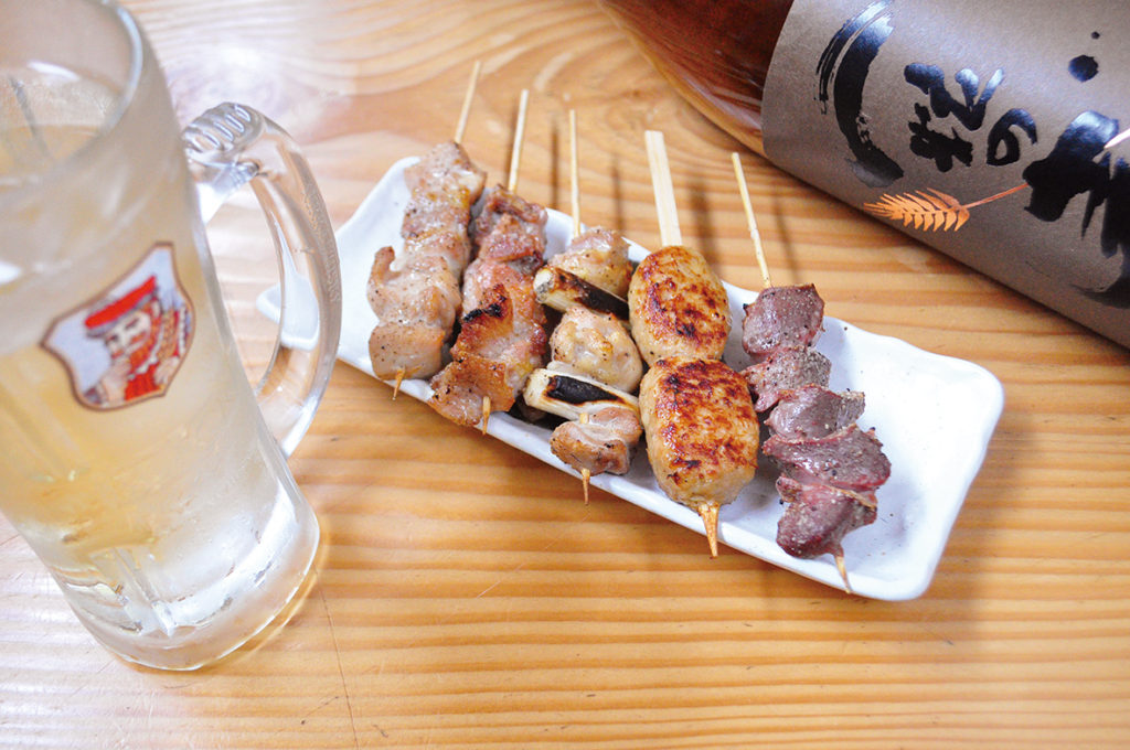 朝引きの新鮮な鶏肉を使用した 焼鳥が人気