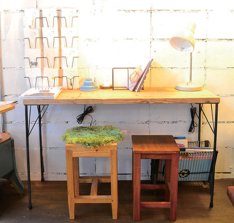 優しい灯りにホッと心癒されるわたしだけの隠れ家カフェスポット