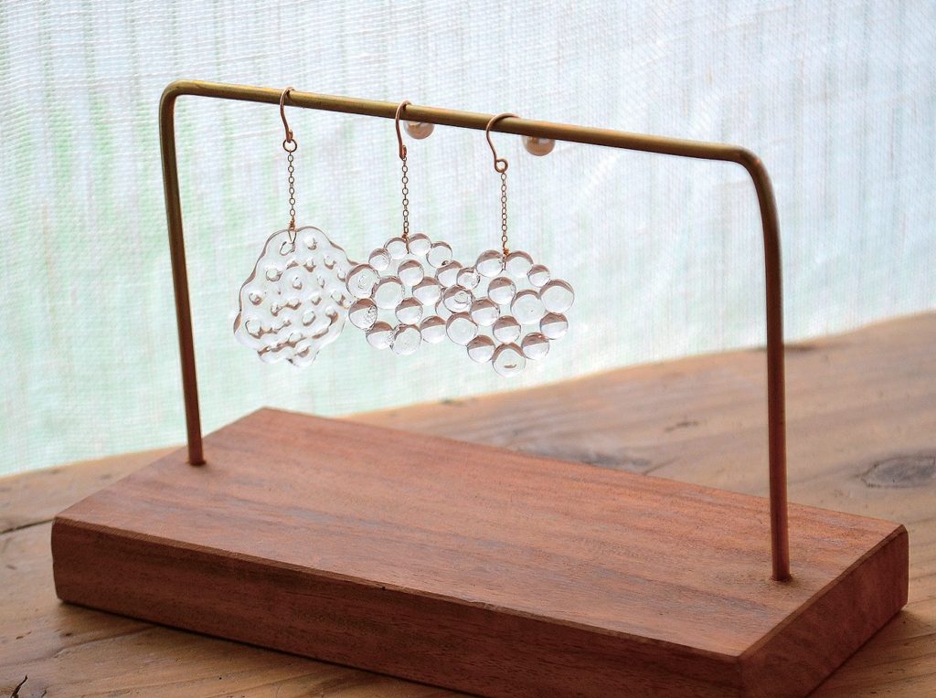 優しい灯りにホッと心癒されるわたしだけの隠れ家カフェスポット