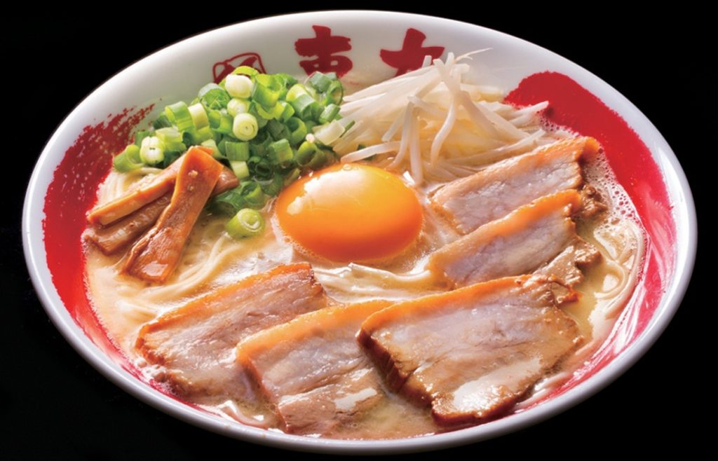 『徳島ラーメン東大』豚バラと生卵の黄金コンビ！本場徳島ラーメンの味を香川で堪能