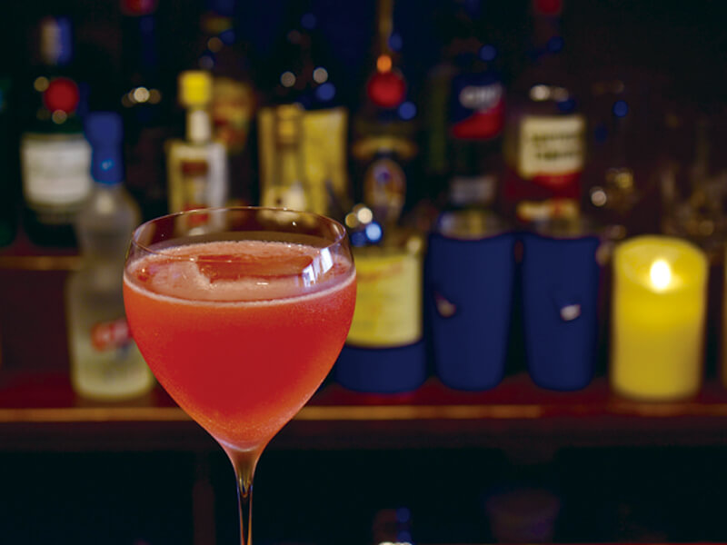 昼と夜で２つの顔を持つ人気店がリニューアルOPEN！