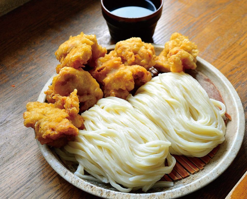 ボリューム満点のとり天ざる＆いか天ざるに衝撃を受ける、正に”噂”のお店