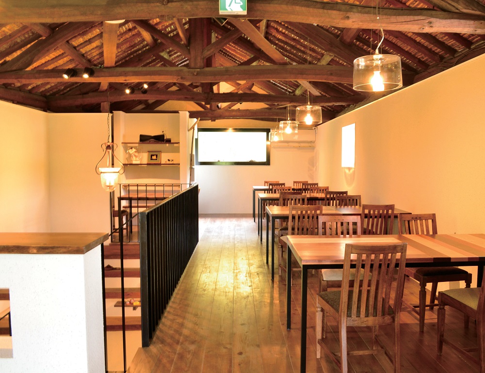 『森のピッツェリアVACCA』　牧場直送のミルクで作るチーズが自慢！緑に抱かれた新店ピッツェリア