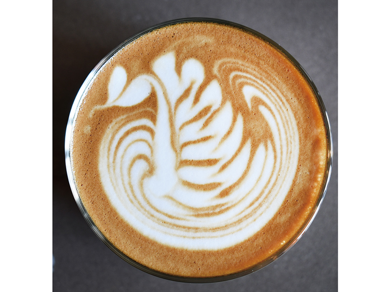 『VITAMIN COFFEE　バイタミンコーヒー』さまざまなライフスタイルに寄り添いリラックスできる時間を紡ぐ場所【香川県高松市瓦町】