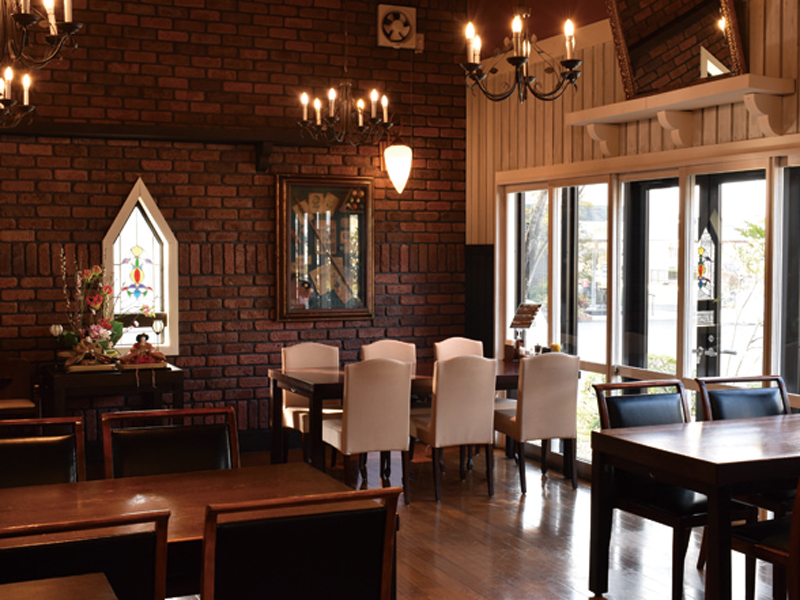 肉本来の旨味を閉じ込めた牛100%のハンバーグが絶品！