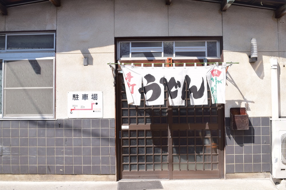 『柳川製麺所』甘めの熱々のかけダシとエッジが効いた極細田舎麺の喉ごしを体感せよ！