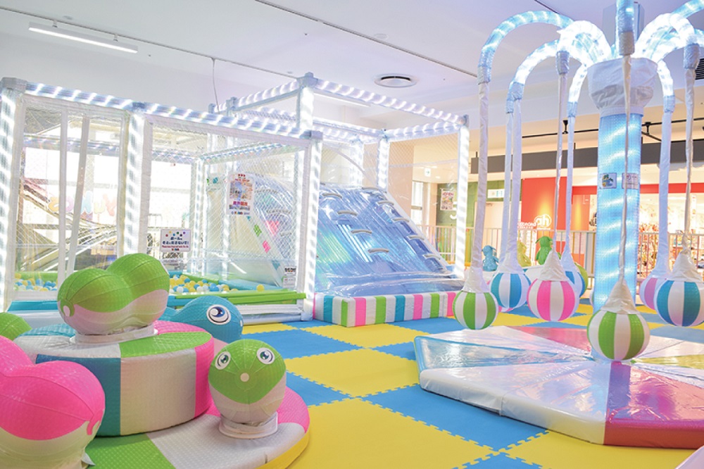 光る！動く！新感覚の室内遊園地でみんなと遊ぼう