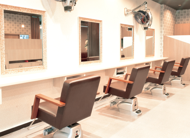 『HAIR ZERO 仏生山店』シャンプー台やセット面が広くなり居心地の良い快適空間へとリニューアル！